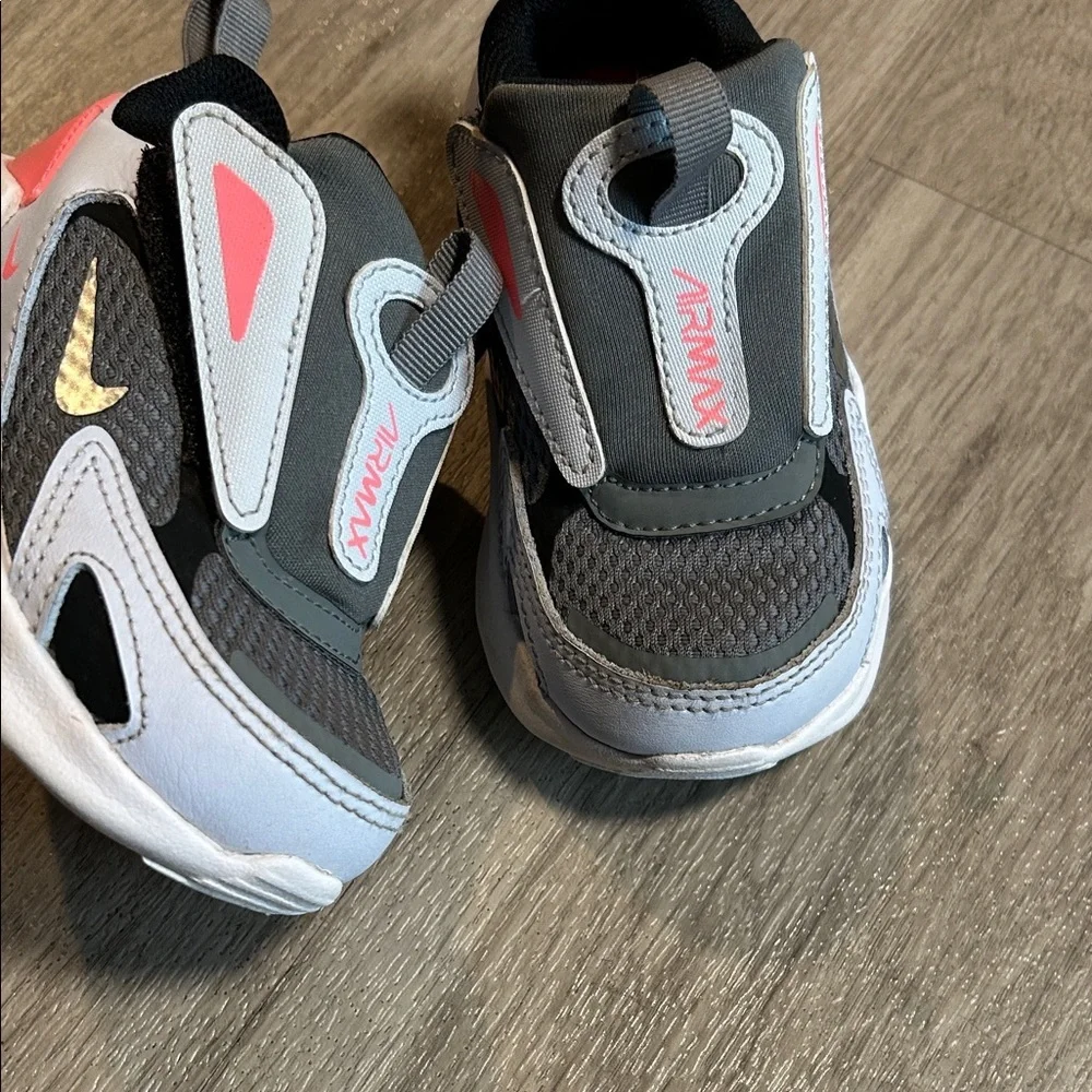 Nike Kids' Gray & Pink Hook-and-Loop Sneakers
